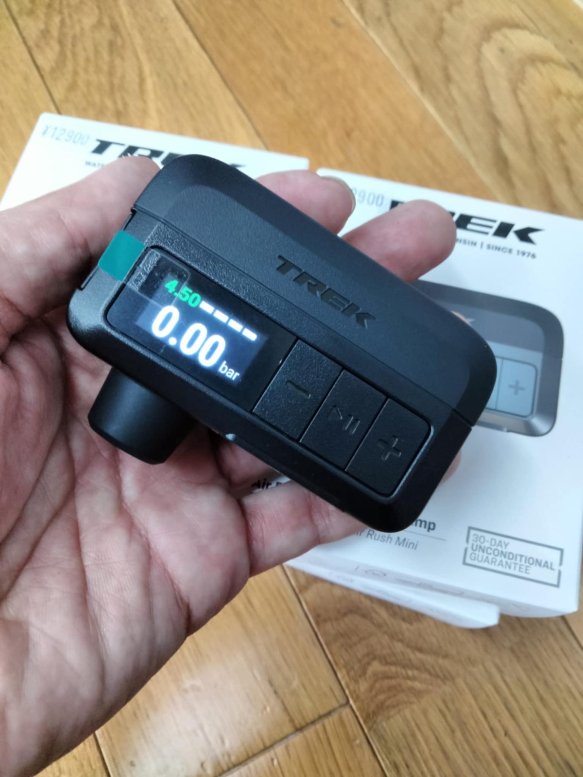 【レビュー】持ち運びできる高性能！Trek Air Rush 電動ポンプが新発売。そして徹底解説。