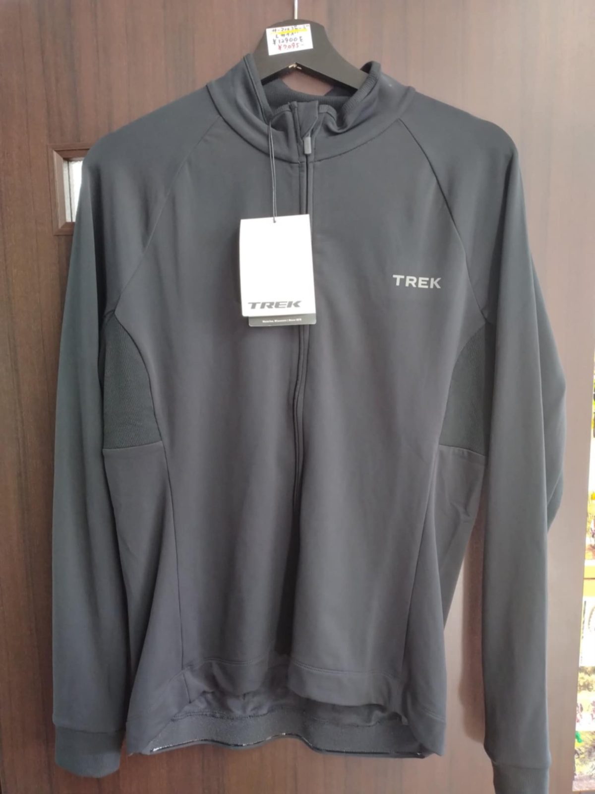 【暖かい】 TREKサーマルロングスリーブジャージがお買い得。