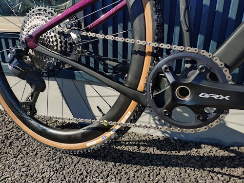 【グラベルロード】シマノGRX Di2 フロントシングル仕様